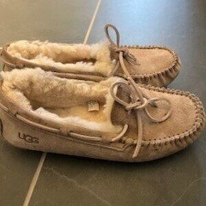 Ugg slippers SZ 7